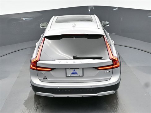 Used 2024 Volvo V90 B6 Cross Country Ultimate image 48