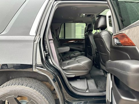 Used 2016 Cadillac Escalade Luxury image 15