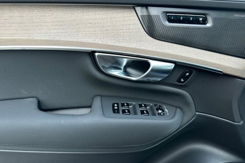 New 2026 Volvo XC90 B6 Plus image 10