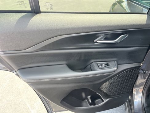 Used 2023 Jeep Grand Cherokee Altitude image 15