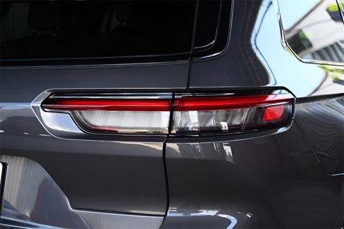 Used 2024 Jeep Grand Cherokee L Laredo image 8