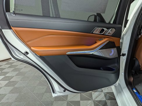 New 2026 BMW ALPINA XB7 image 36