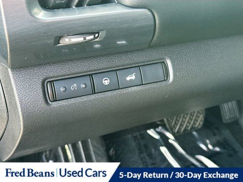 Used 2024 Nissan Pathfinder SL w/ Black Appearance Package image 11