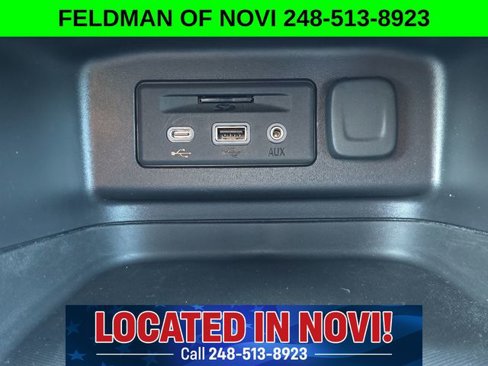Used 2022 Chevrolet Equinox RS w/ Infotainment Package image 18