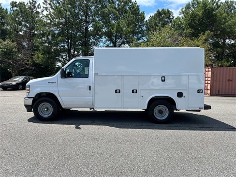 New 2026 Ford E-350 and Econoline 350 Super Duty w/ Power Equipment Group image 4