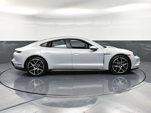 New 2025 Porsche Taycan image 9