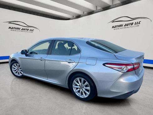 Used 2018 Toyota Camry LE w/ Convenience Package image 4