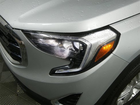 Used 2021 GMC Terrain SLE image 9