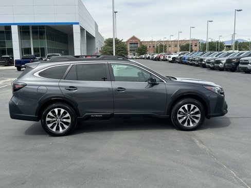 Used 2024 Subaru Outback Limited image 12