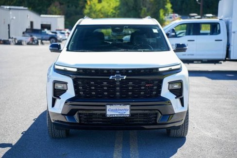Used 2024 Chevrolet Traverse RS image 2