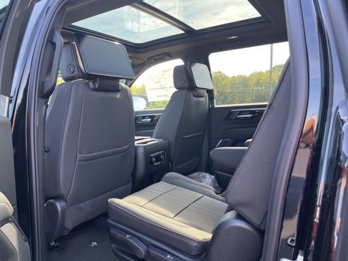 New 2026 Chevrolet Suburban High Country image 10