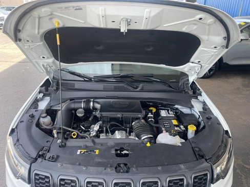 Used 2025 Jeep Compass Trailhawk image 31