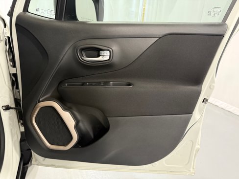 Used 2016 Jeep Renegade Sport w/ Power & Air Group image 19