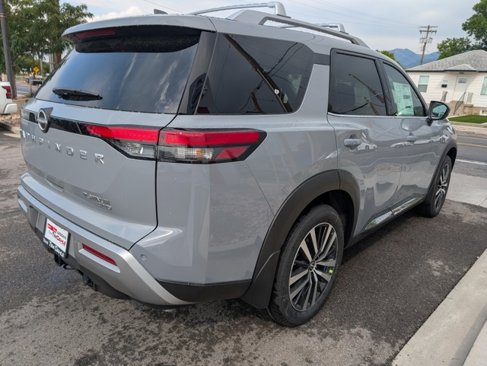 New 2025 Nissan Pathfinder Platinum w/ Cargo Package image 4