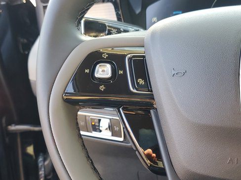 New 2026 Lincoln Corsair Premiere image 17