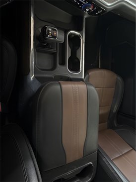 Used 2023 Chevrolet Silverado 1500 High Country w/ Technology Package image 22