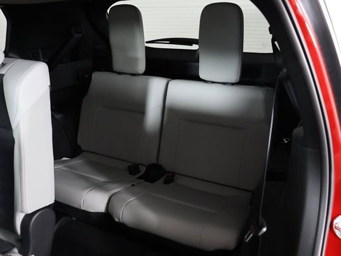 New 2025 Mitsubishi Outlander SE image 39