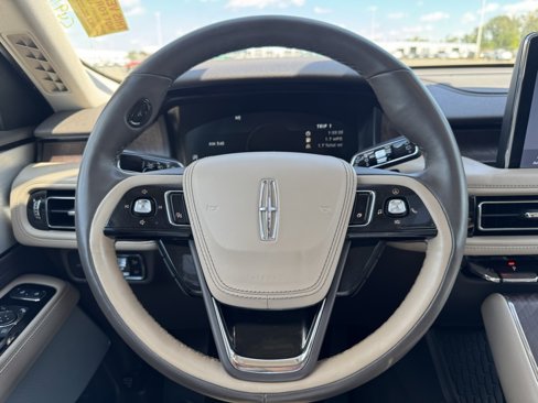 Used 2020 Lincoln Aviator Reserve w/ Equipment Group 202A image 22