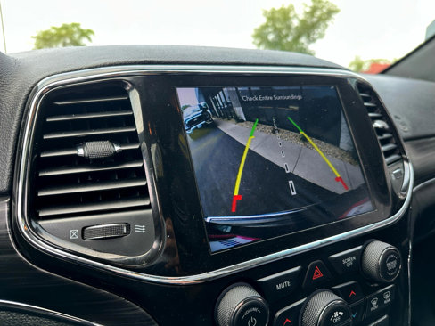 Used 2022 Jeep Grand Cherokee Limited image 14