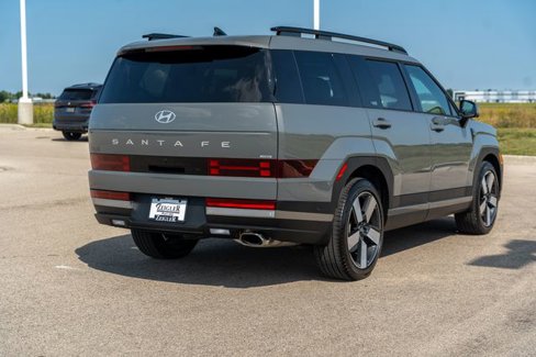 Used 2024 Hyundai Santa Fe Limited image 7