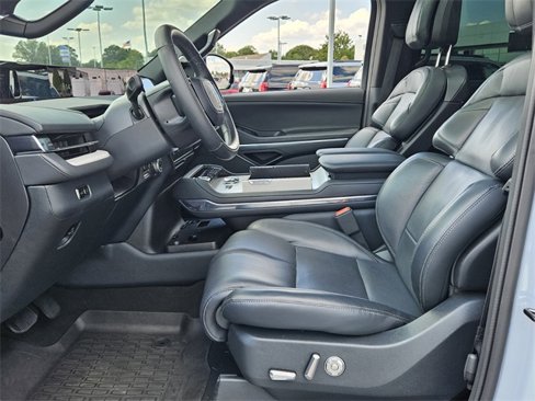 Used 2025 Lincoln Navigator L Reserve w/ Jet Appearance Package image 12