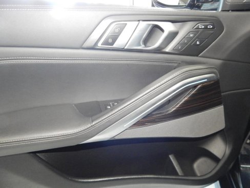 Used 2025 BMW X6 xDrive40i image 14
