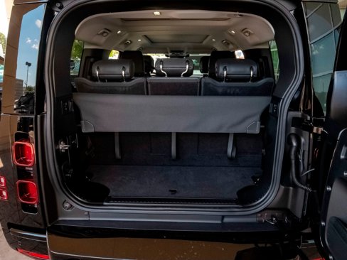 New 2025 Land Rover Defender 130 X-Dynamic SE image 52
