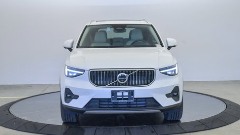 New 2025 Volvo XC40 B5 Plus w/ Protection Package Premier image 7
