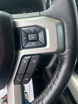 Used 2018 Ford F150 Lariat w/ Trailer Tow Package image 19