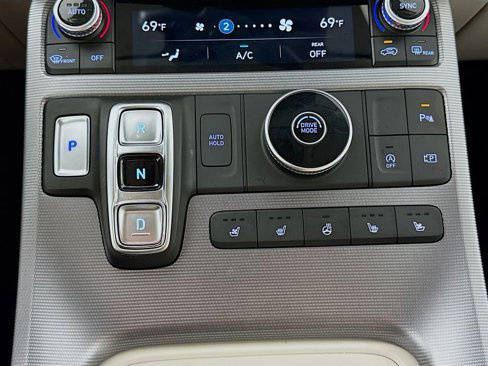 Used 2024 Hyundai Palisade Calligraphy image 17