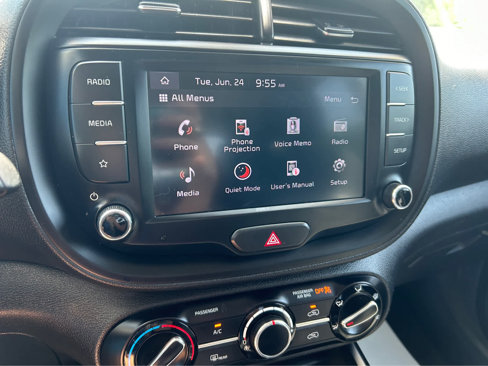 Used 2023 Kia Soul LX w/ LX Technology Package image 19