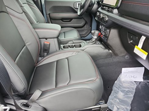 New 2025 Jeep Wrangler Rubicon image 31