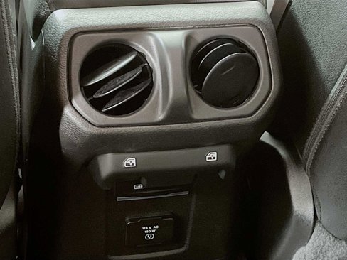 Used 2022 Jeep Wrangler Unlimited Sahara image 23