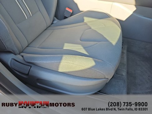 Used 2024 Hyundai Elantra SEL image 25