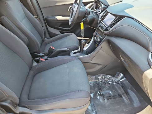 Used 2020 Chevrolet Trax LS w/ Tint and Cruise Package image 21