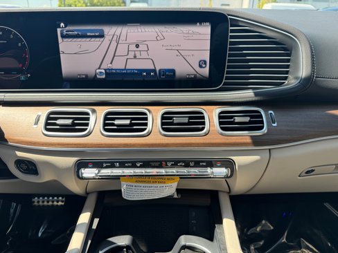 New 2026 Mercedes-Benz GLS 580 4MATIC image 12