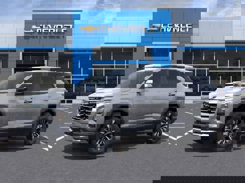 New 2026 Chevrolet Equinox LT w/ Convenience Package II image 2