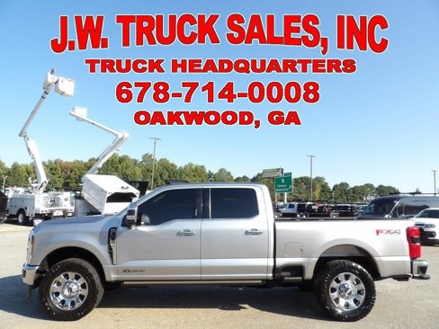 Used 2024 Ford F250 Lariat w/ Chrome Package image 2