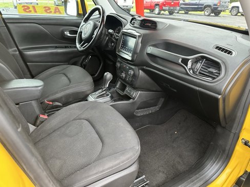 Used 2018 Jeep Renegade Altitude w/ Popular Equipment Group image 17