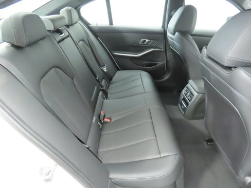 Used 2025 BMW 330i Sedan w/ Convenience Package image 23
