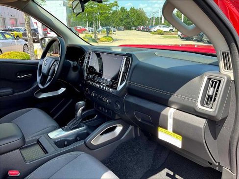 Certified 2025 Nissan Frontier SV image 14