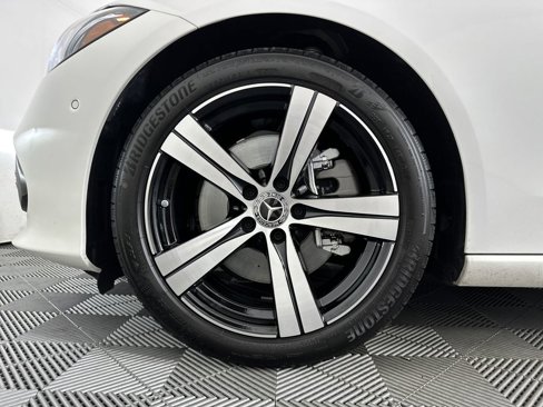 Used 2025 Mercedes-Benz C 300 Sedan image 9