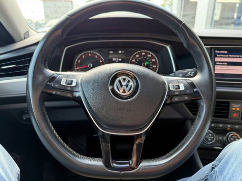 Used 2019 Volkswagen Jetta SE image 21