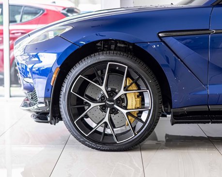 Used 2025 Aston Martin DBX 707 image 8