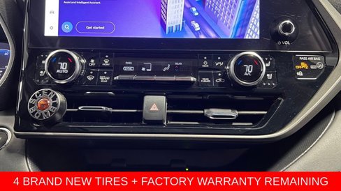 Used 2023 Toyota Highlander Limited image 32