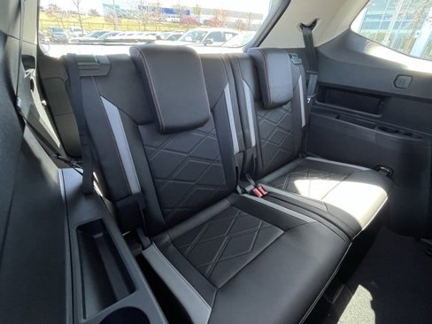 New 2025 Volkswagen Atlas Peak Edition SE image 27