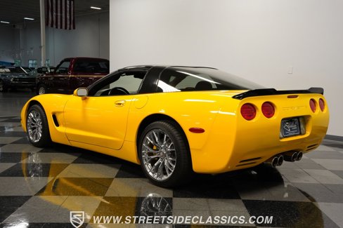Used 2003 Chevrolet Corvette Coupe w/ Preferred Equipment Group image 9