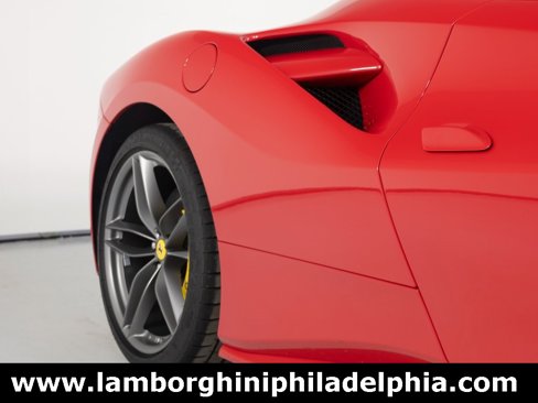 Used 2018 Ferrari 488 GTB image 40
