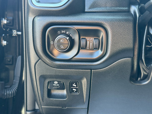 Used 2025 RAM 1500 Laramie image 11