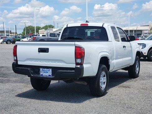 Used 2022 Toyota Tacoma SR image 5